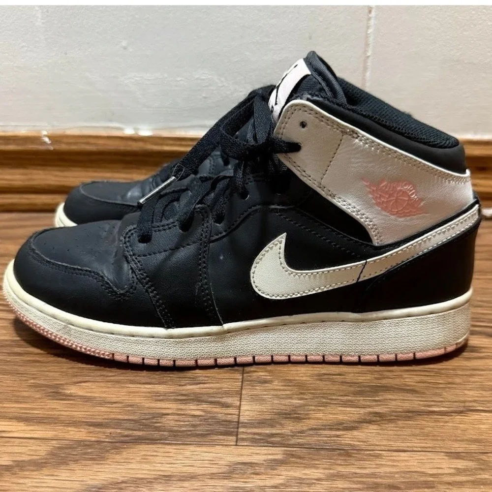 Air Jordan 1 Mid Black White Pink Youth Kids Sneakers Shoes Size 6.5Y 555112 061